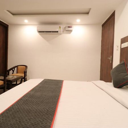 Hotel Tark Inn Near Igi Airport Нью-Дели Экстерьер фото