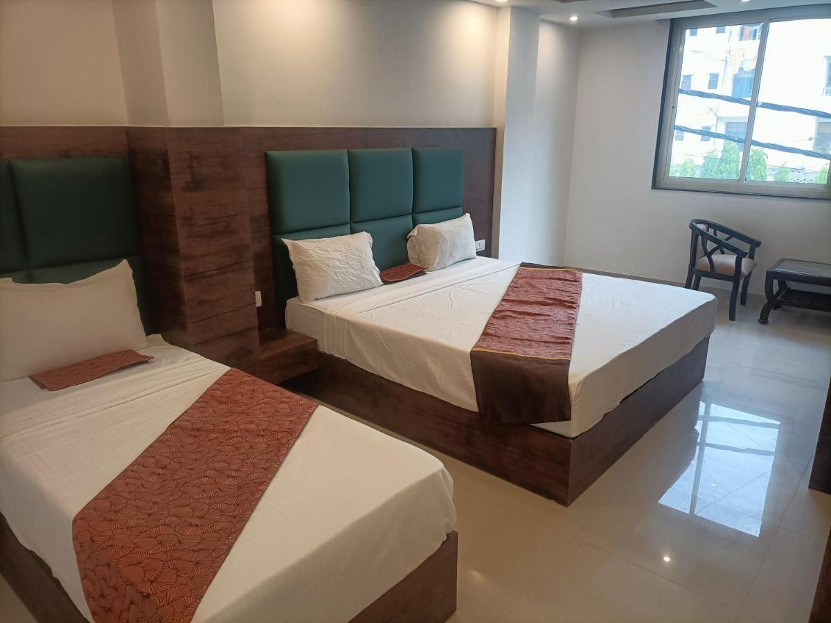 Hotel Tark Inn Near Igi Airport Нью-Дели Экстерьер фото