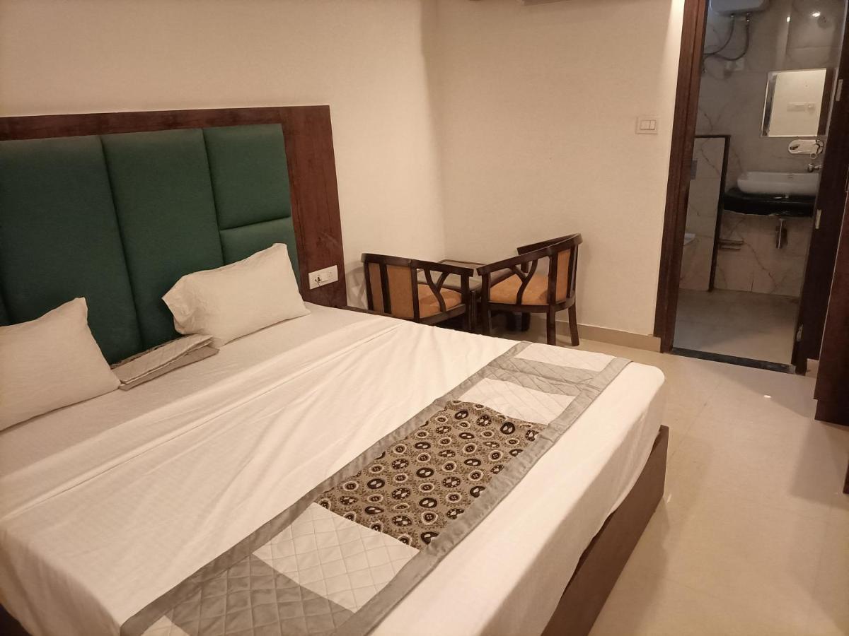 Hotel Tark Inn Near Igi Airport Нью-Дели Экстерьер фото