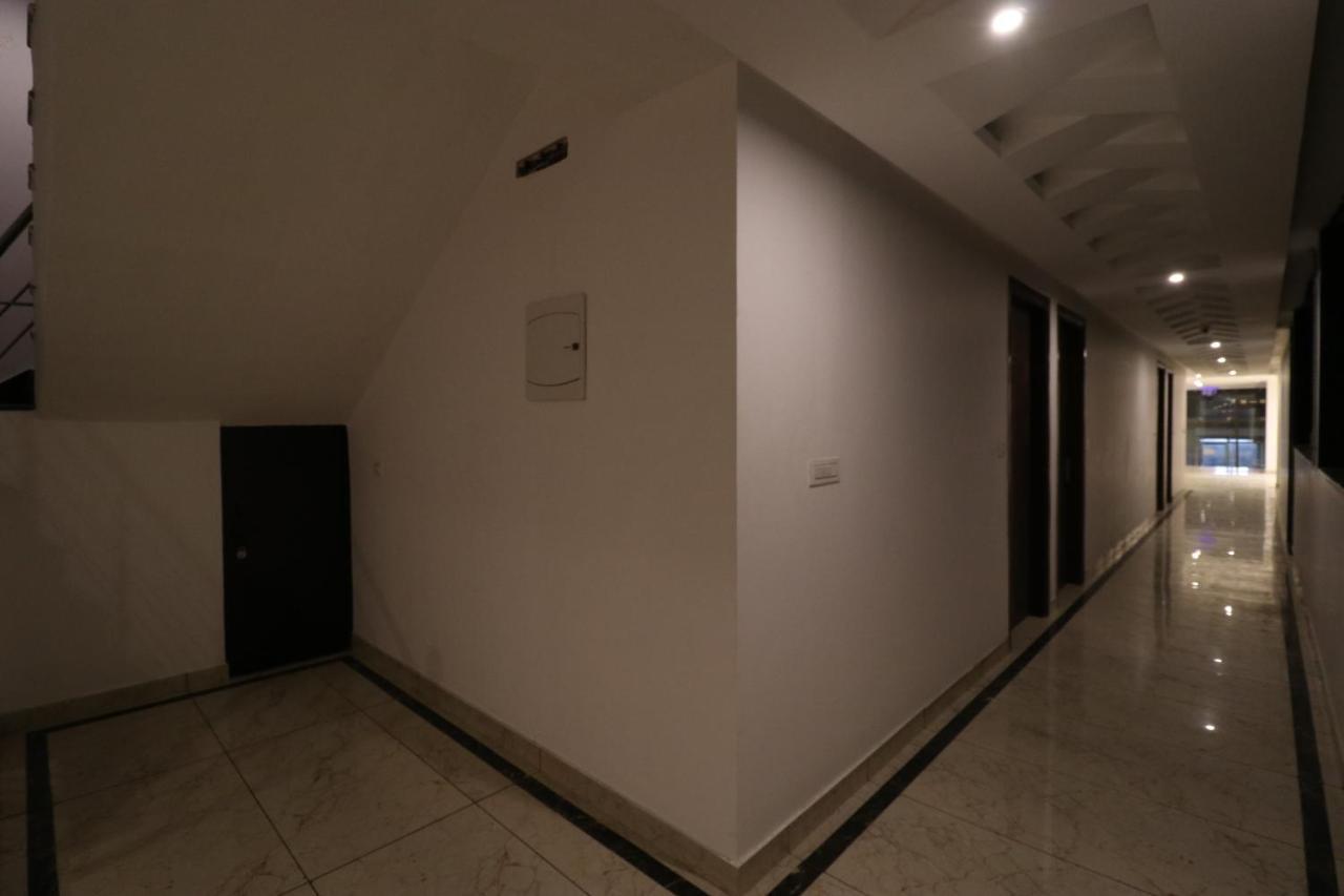 Hotel Tark Inn Near Igi Airport Нью-Дели Экстерьер фото